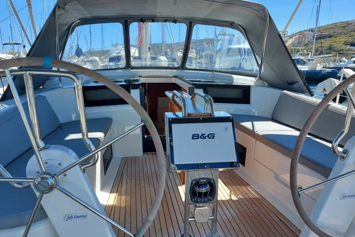 Hanse 418, Themisto