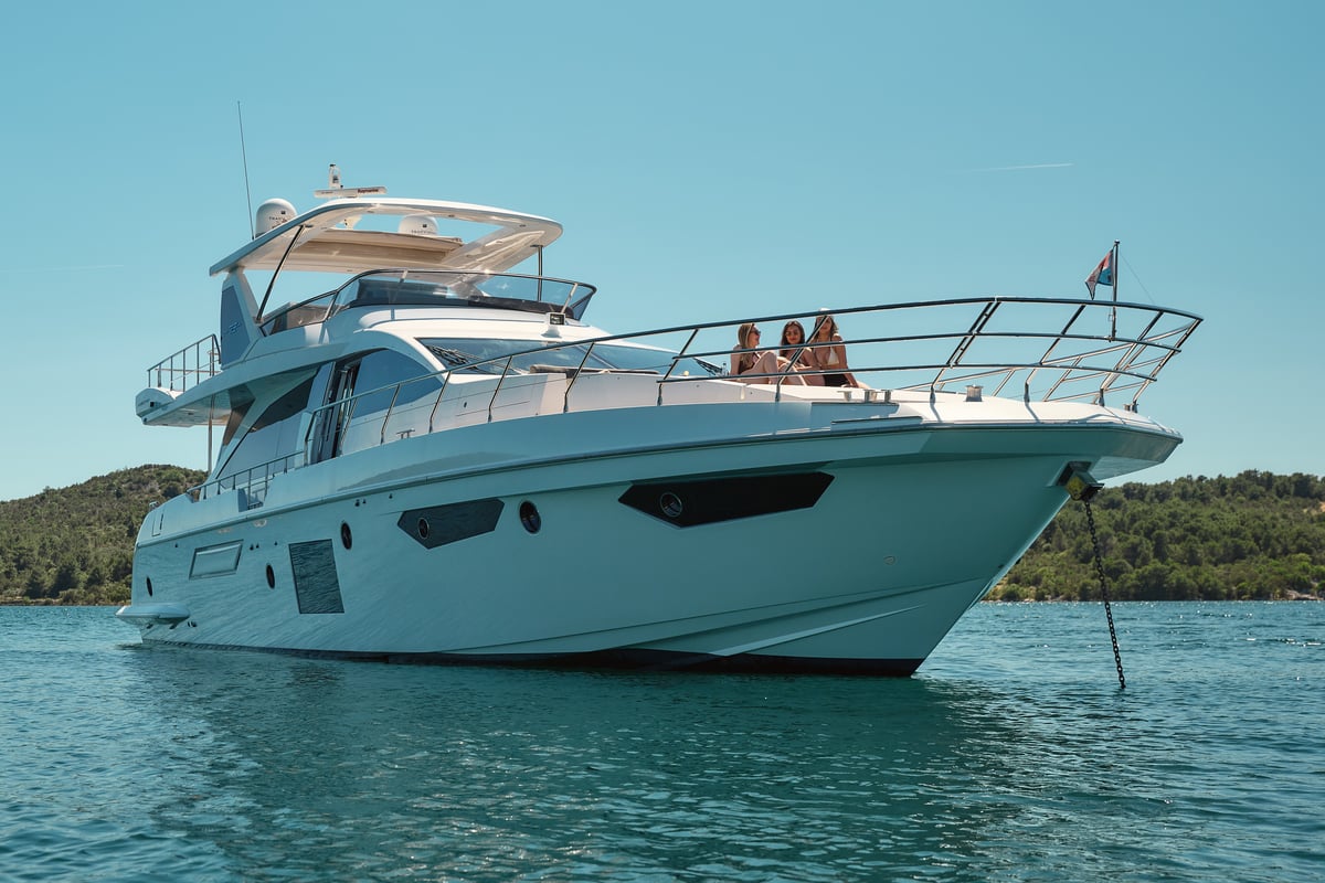 Azimut 72, Alyss