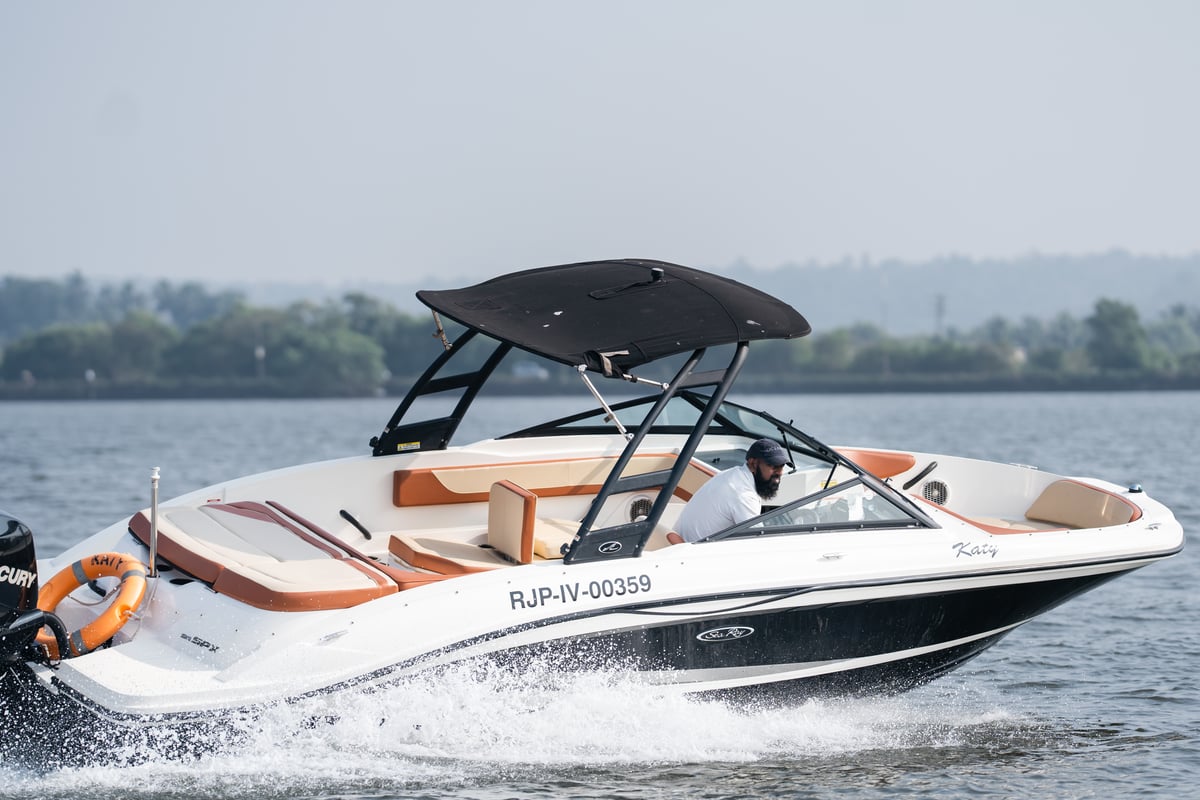 Sea Ray SPX 210, Katy