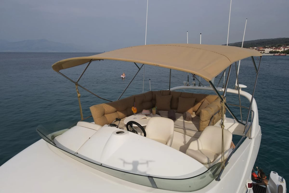 Prestige 36 Fly, Lady Lota