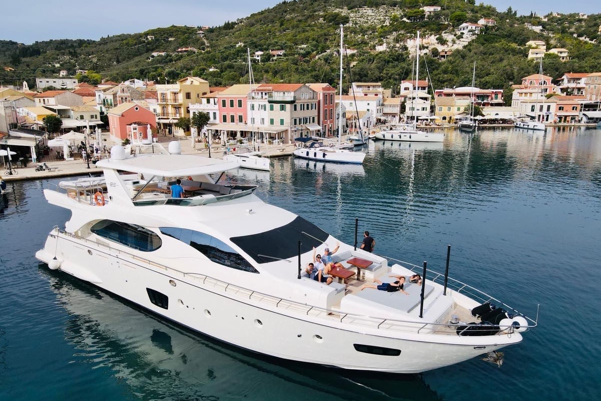 Azimut 85F, La Fenice