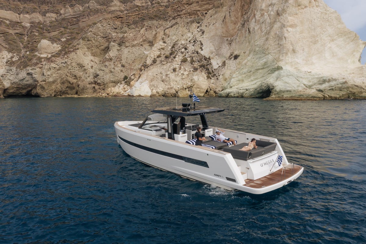 Fjord 52 Open, Omega 2