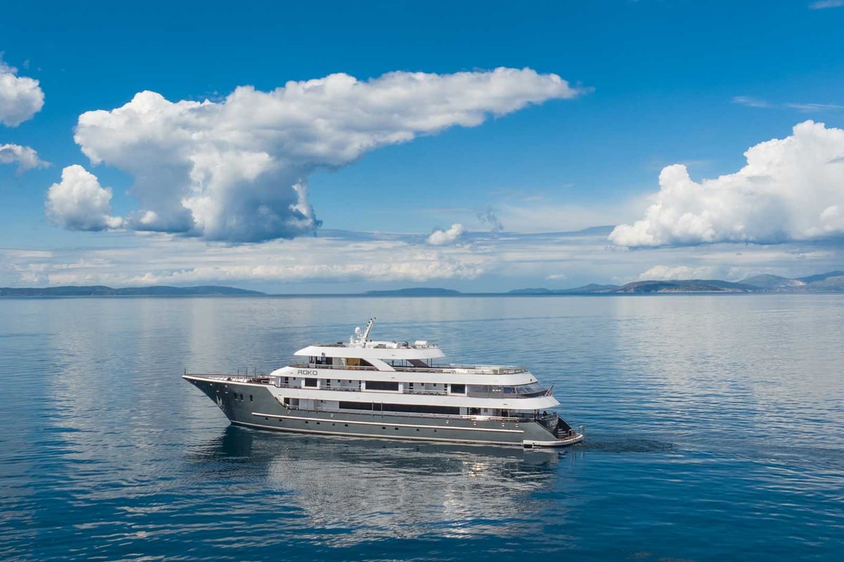 Luxury Motor Yacht, Roko