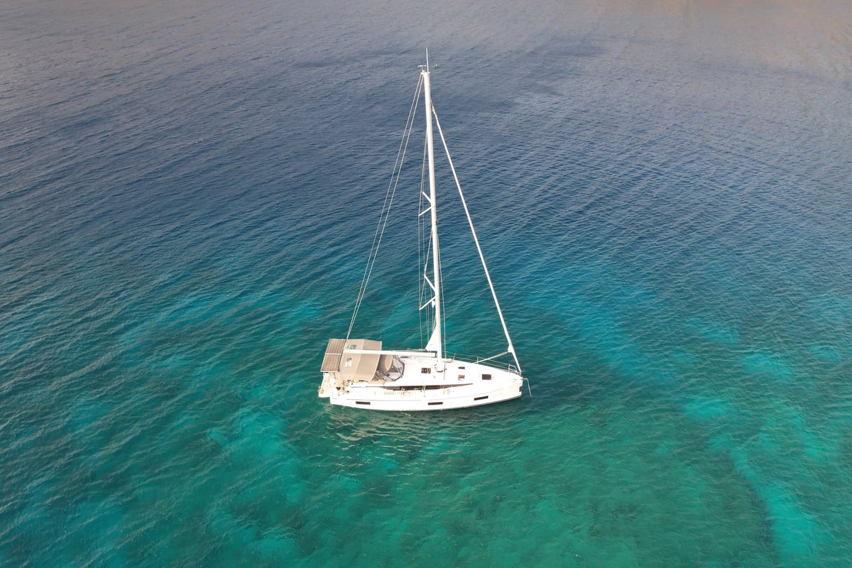 Bavaria C42, Sorores
