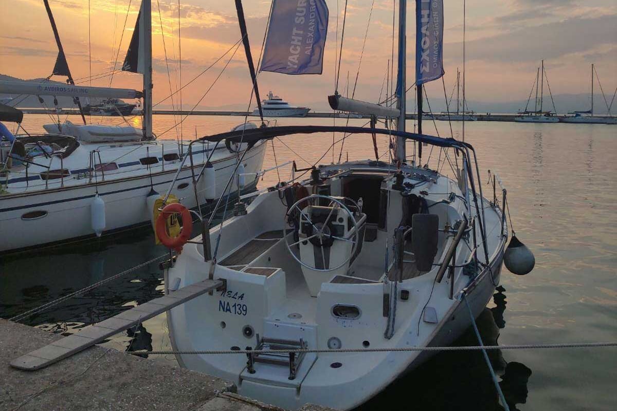 Oceanis 37, Nela