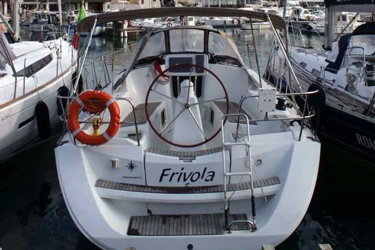 Sun Odyssey 36i, Frivola