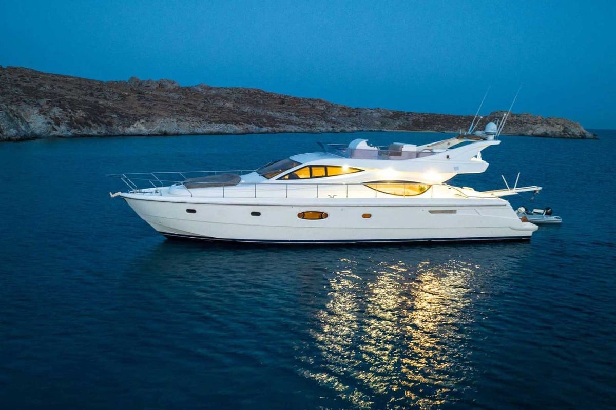 Ferretti 550, Carte Blanche