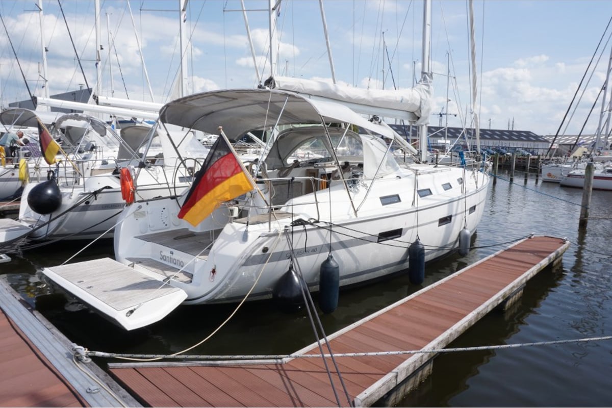 Bavaria Cruiser 40, Santiano