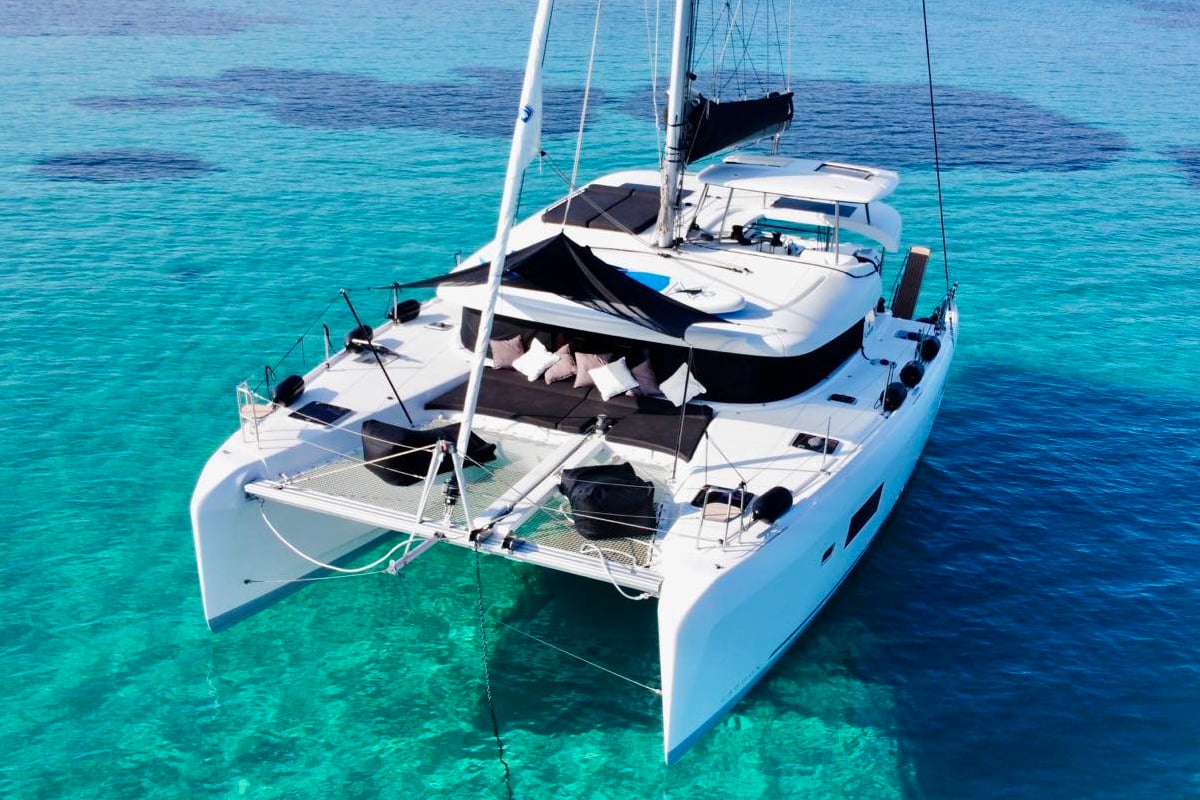 Lagoon 42, Karla