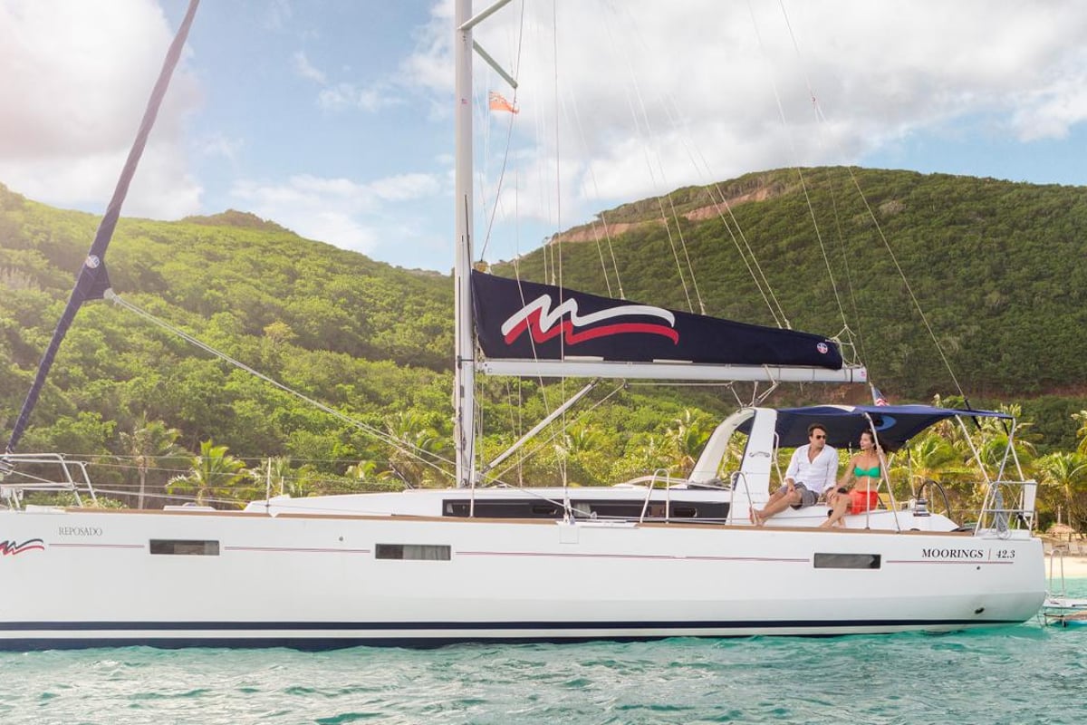 Moorings 42.3, Moorings 42.3 Exclusive
