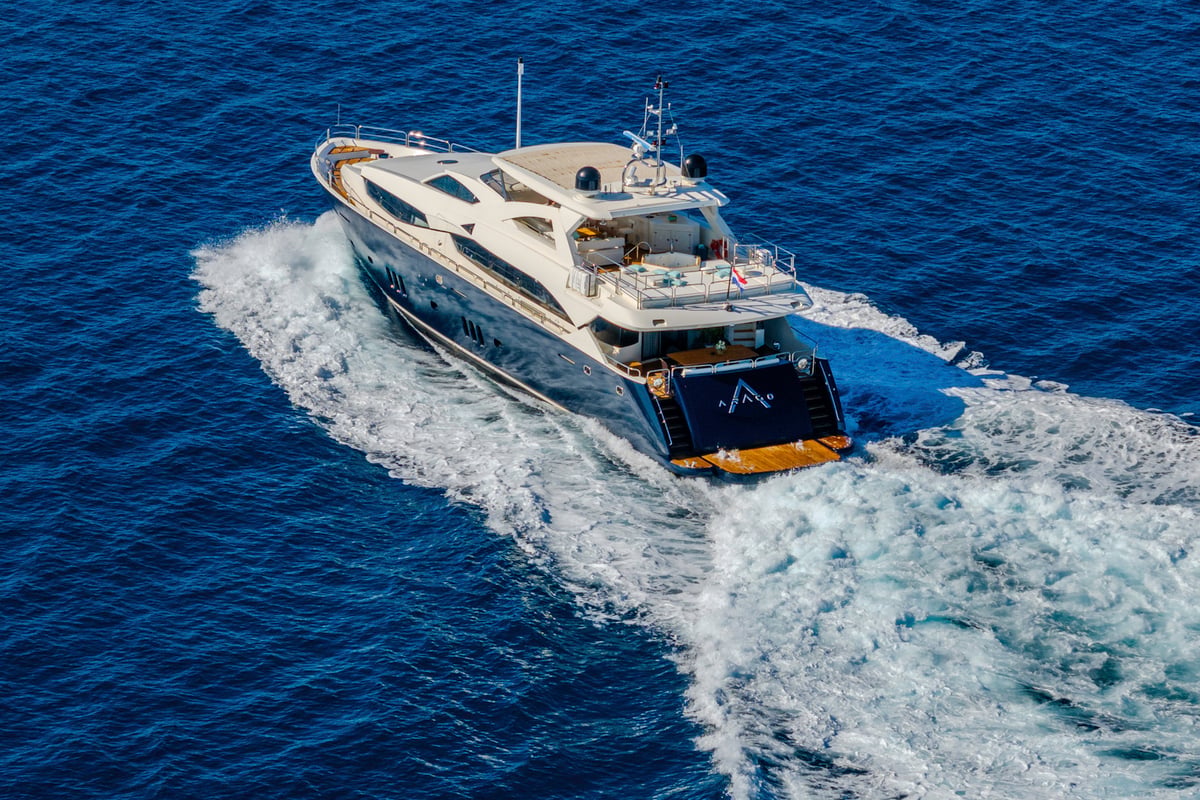 Sunseeker Yacht 34M, Arago