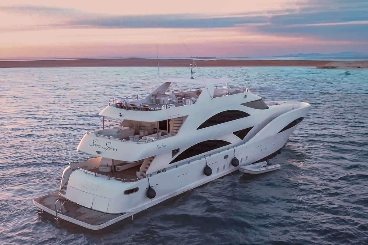 Luxury Motor Yacht, Seven Spices