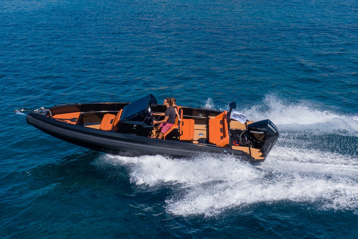 Motorboat, Iron Bond