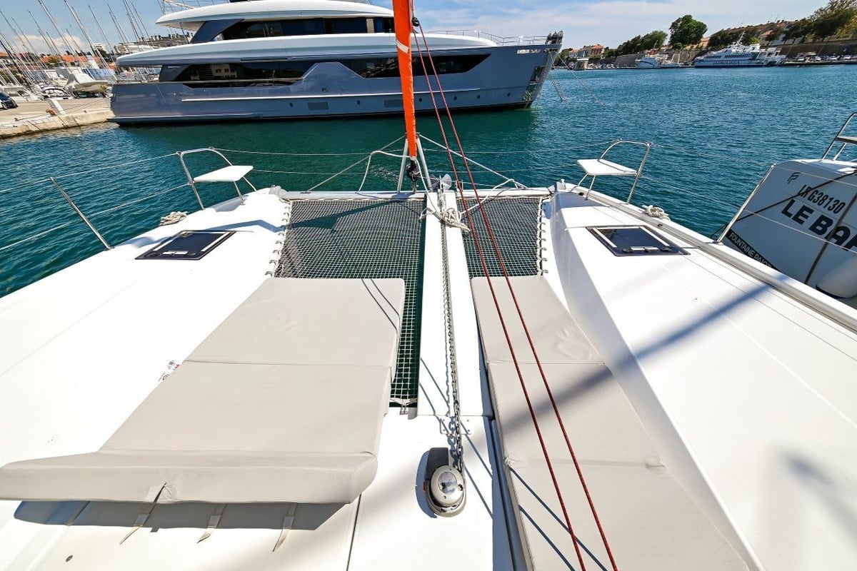 Excess 11, ISLAND BLUE V