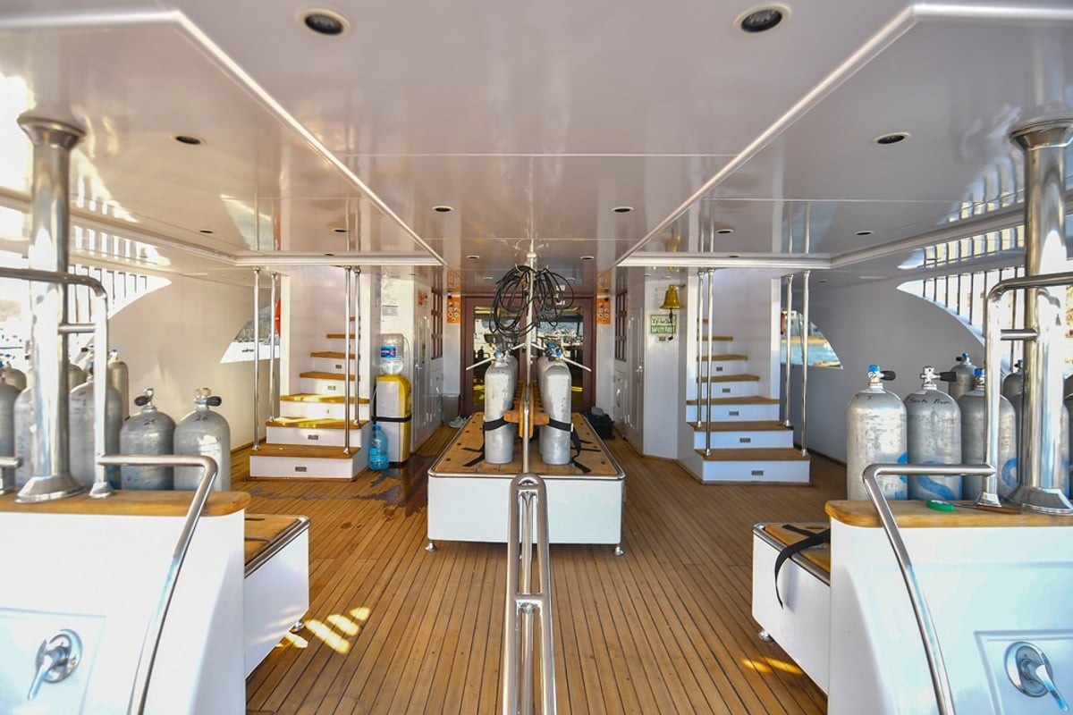 Luxury Motor Yacht, Comfort cabin upper deck 3