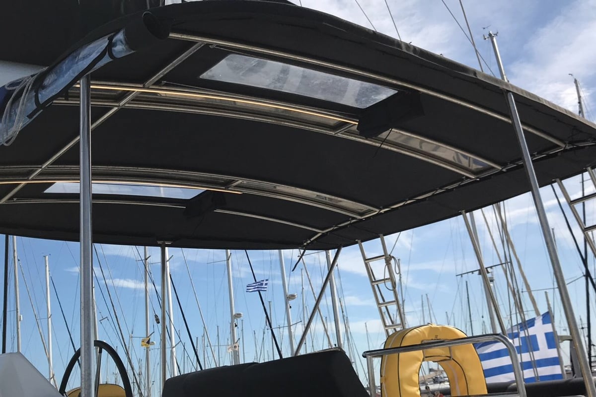 Lagoon 50, IOLI