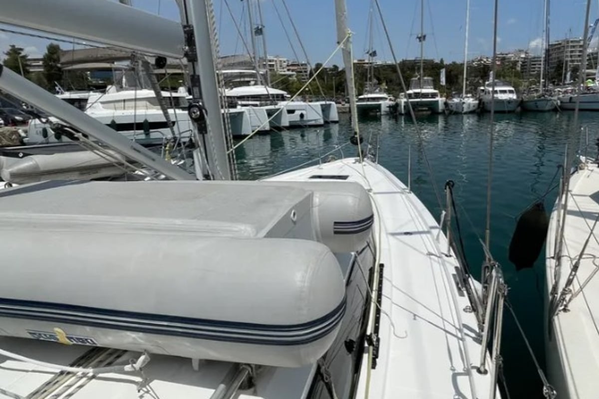 Bavaria C42, MAIA