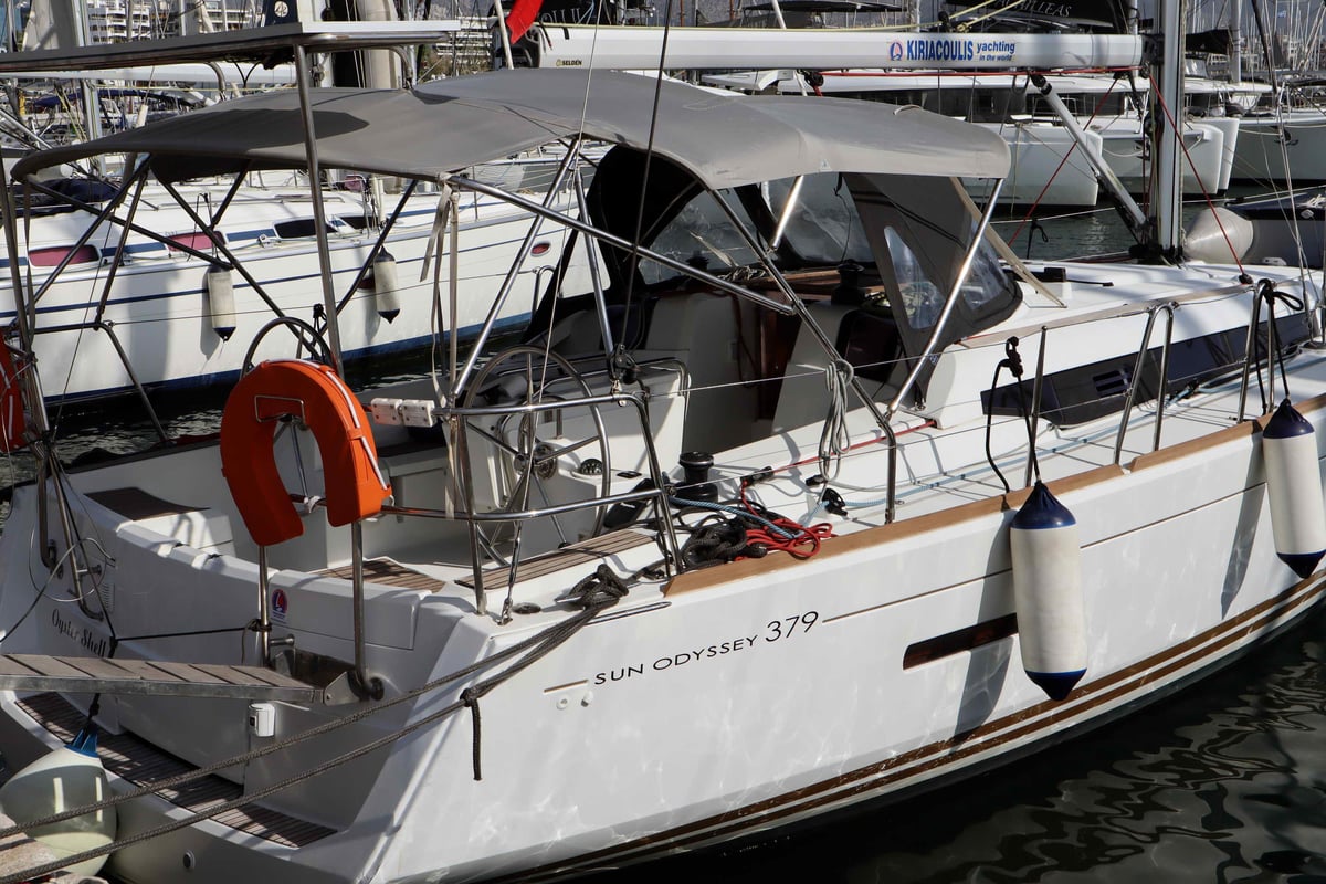 Sun Odyssey 379, OYSTER SHELL