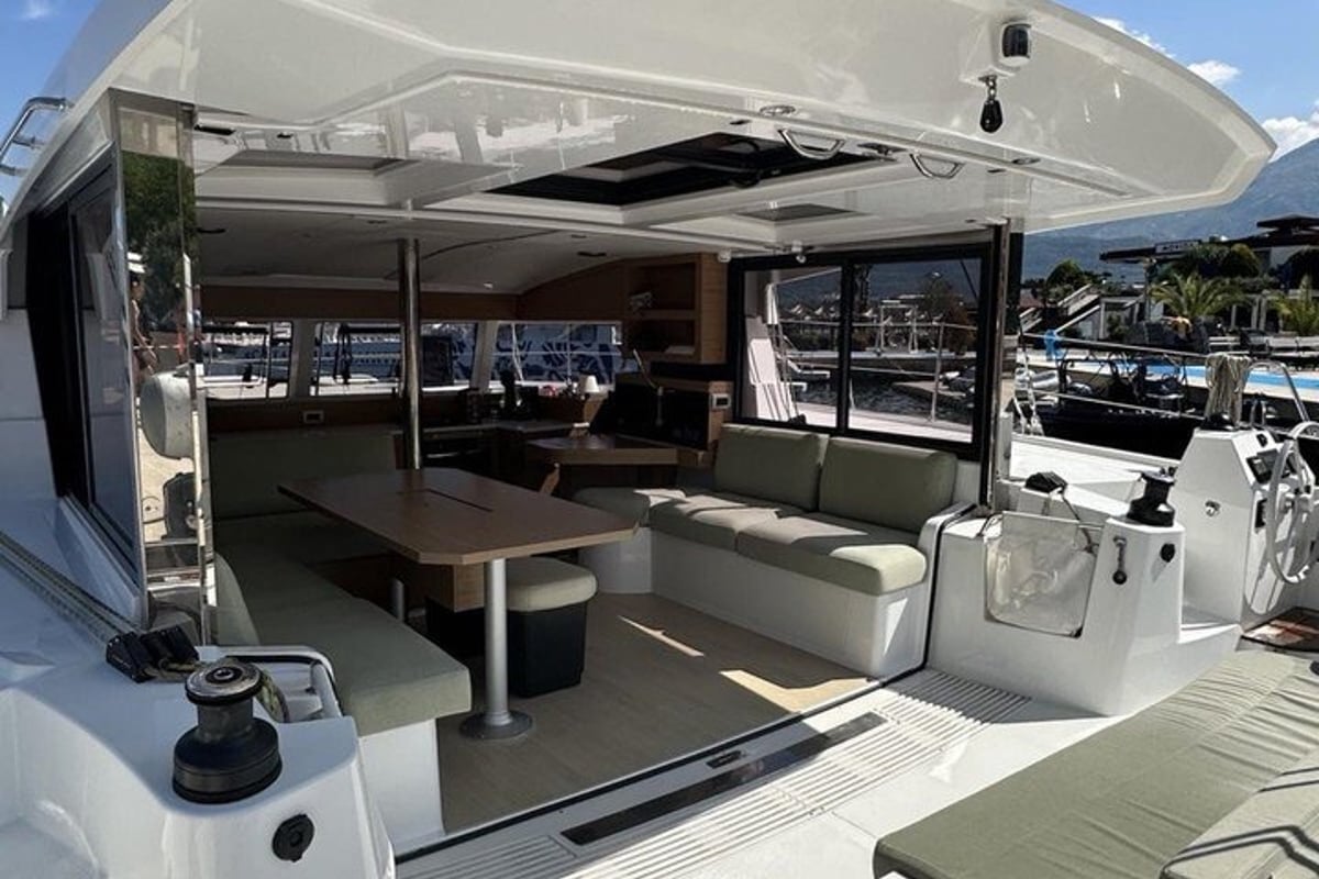 Bali Catsmart, BAY BREEZE V