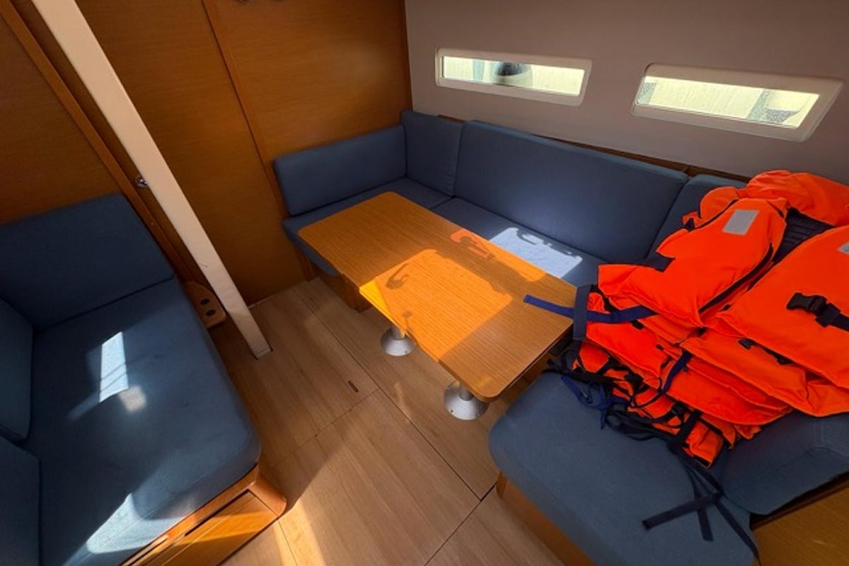 Sun Odyssey 410, POLARIS 