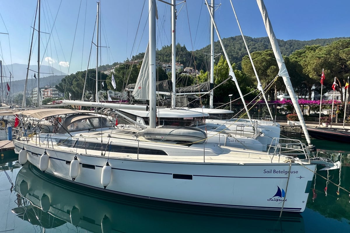 Bavaria Cruiser 46, Sail Betelgeuse