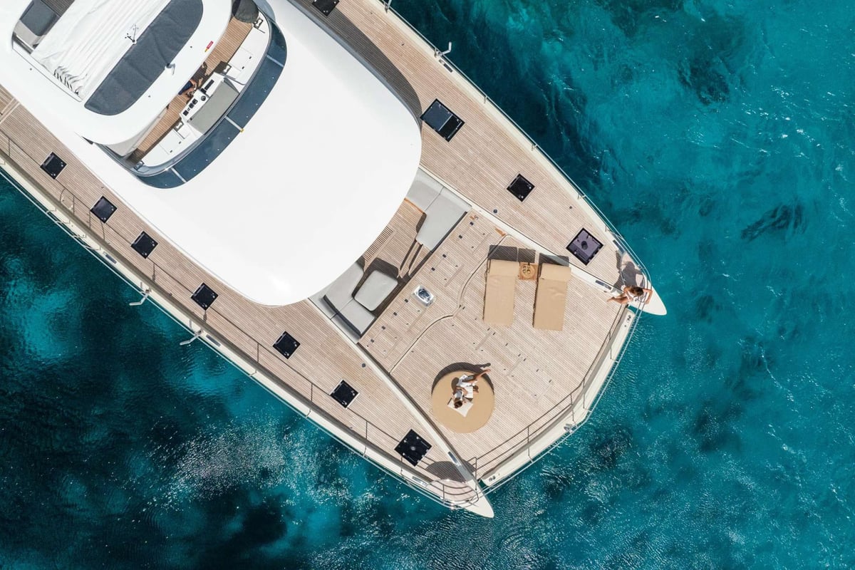 Lagoon Seventy 8, Siete Mares