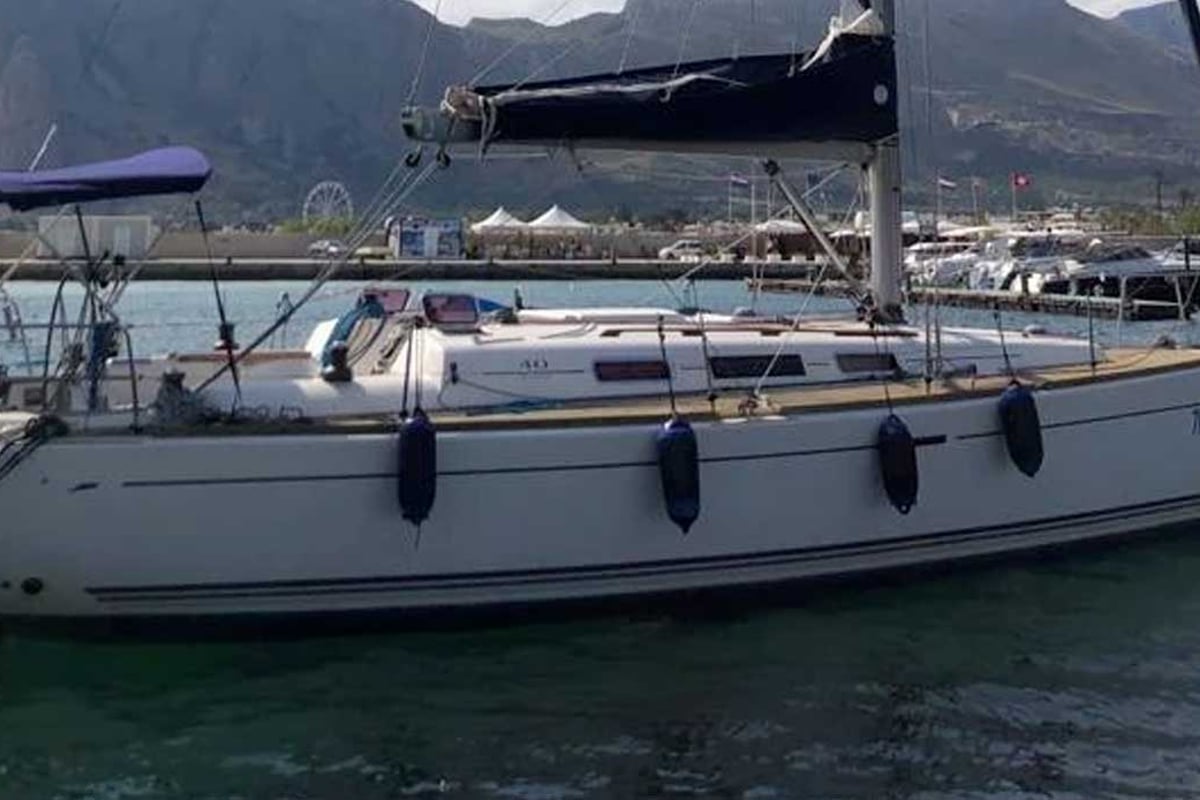 Dufour 40, Cabin 3