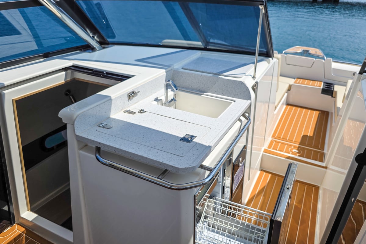 Aquila 32 Sport, Aquila 32