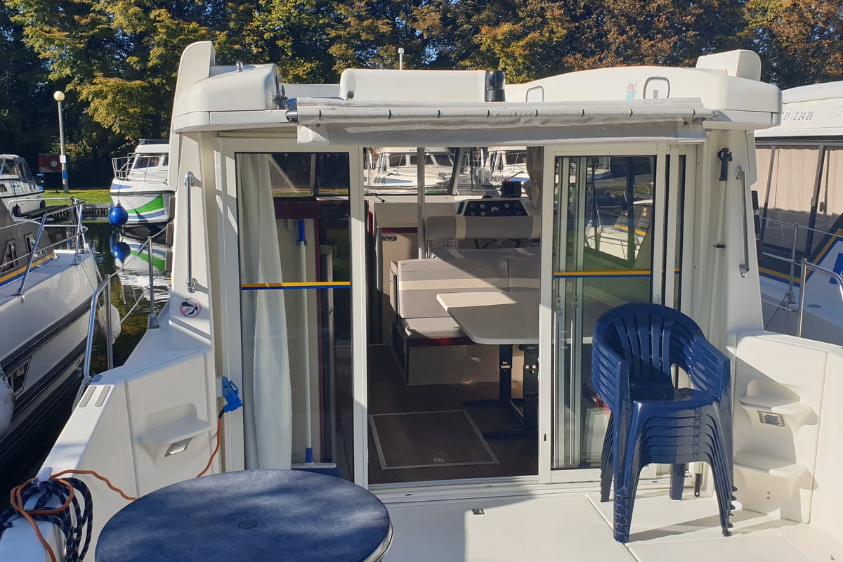 Nicols Sedan 1160, Harlingen