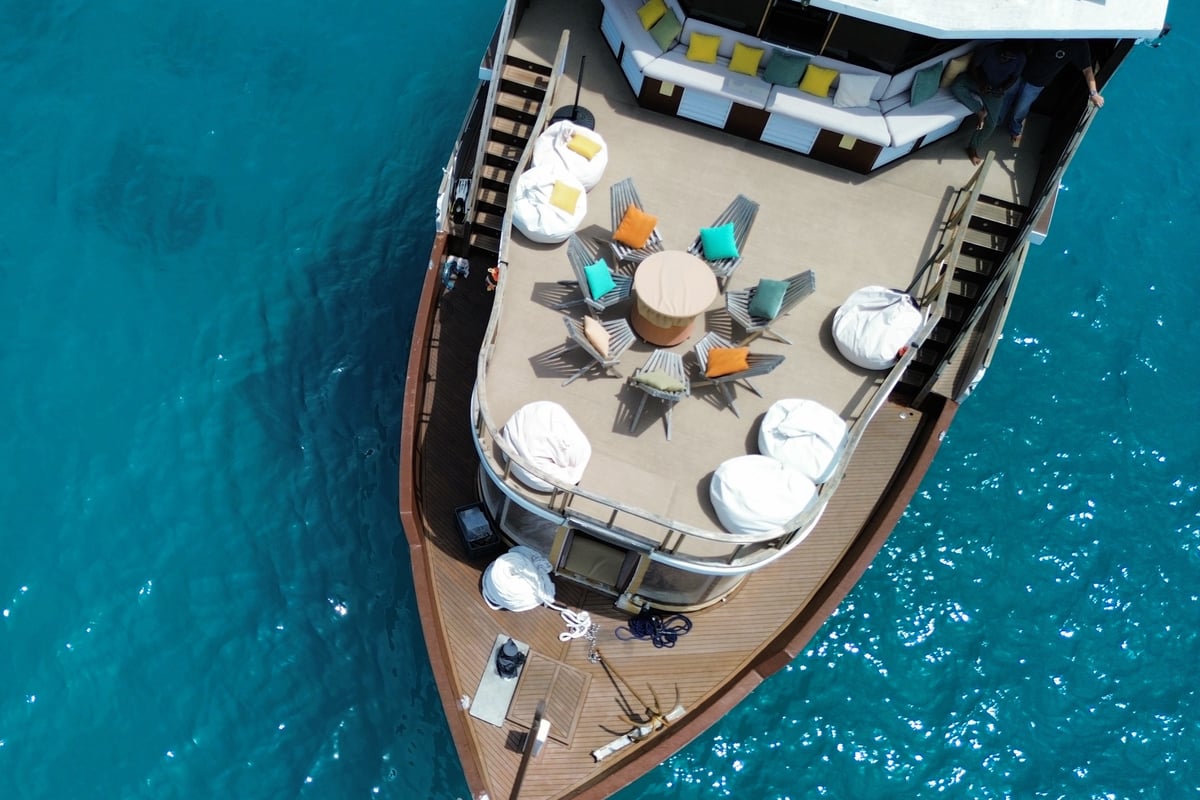 Motoryacht, Atoll Villa