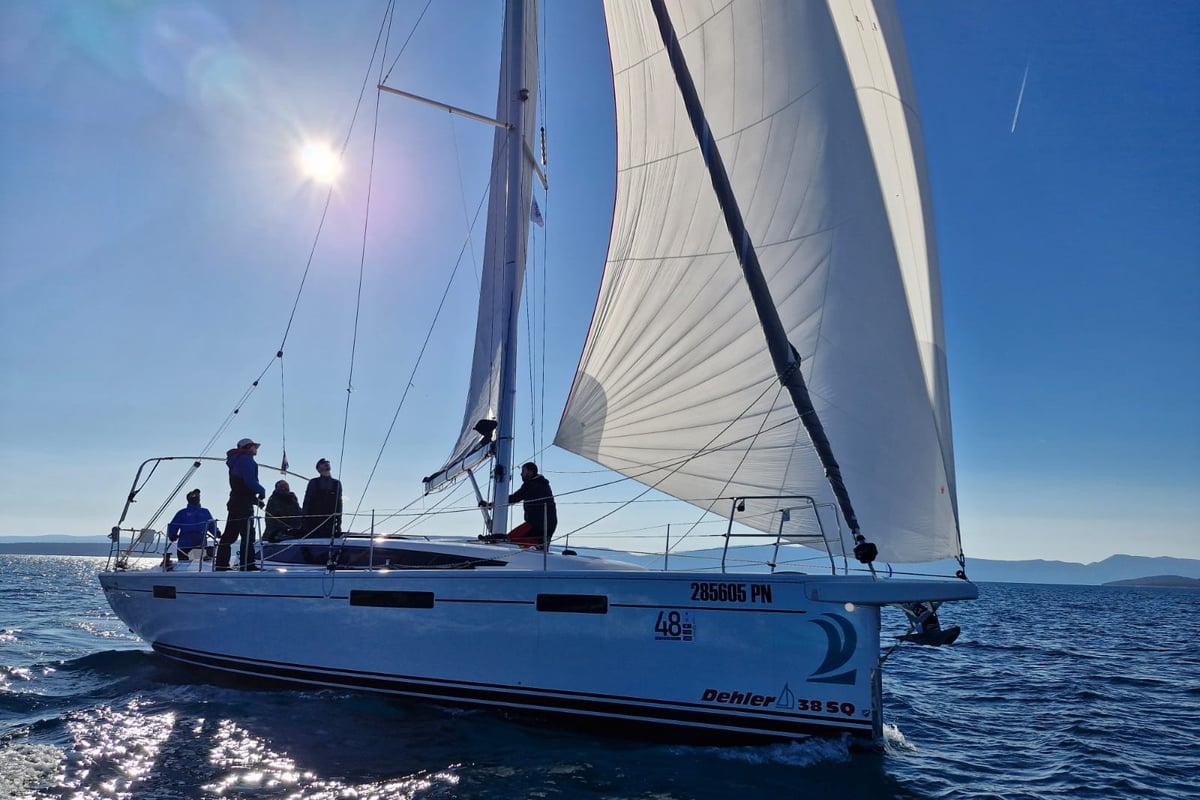 Dehler 38, Ship Happens