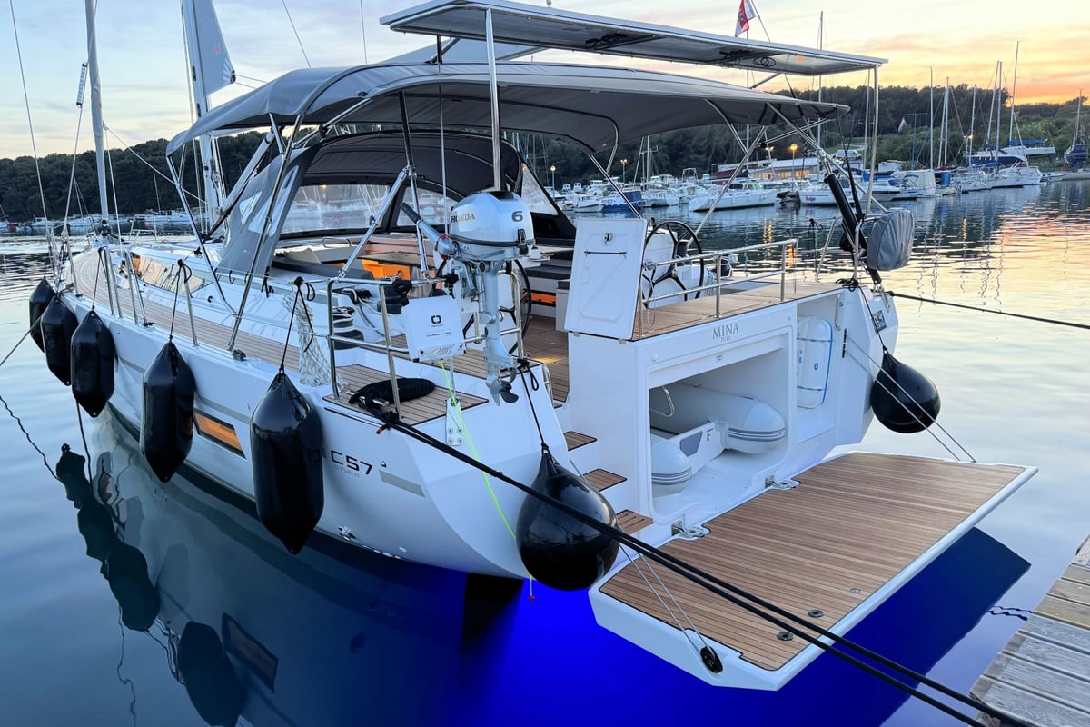Bavaria C57, Mina