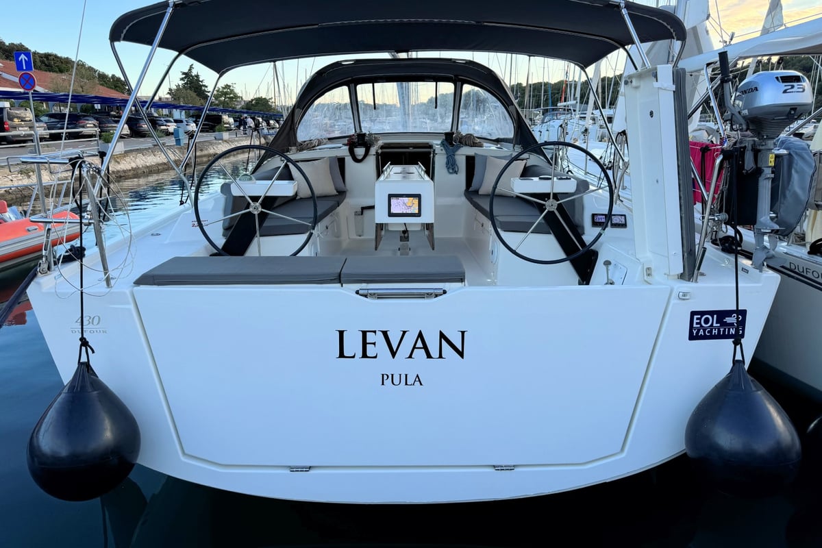 Dufour 430, Levan