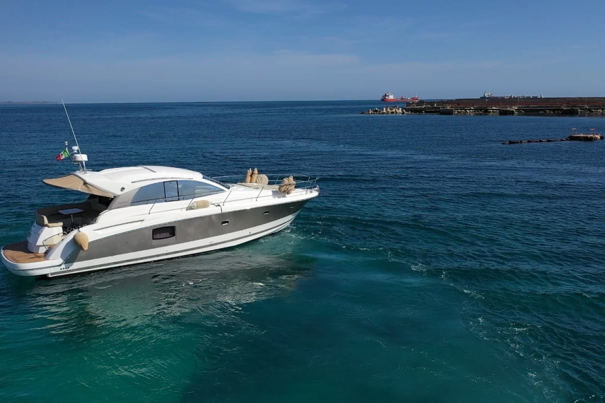 Prestige 440, Pato