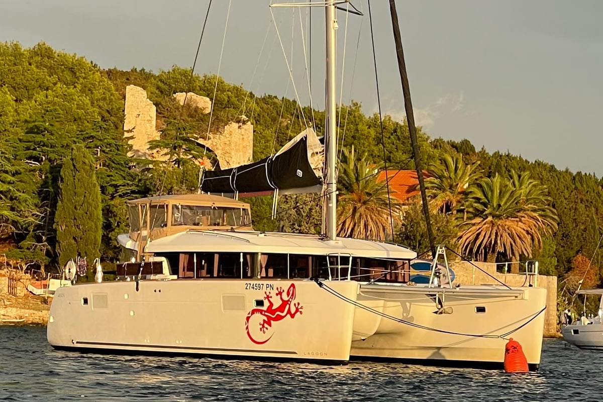 Lagoon 450 Sport, Gecko