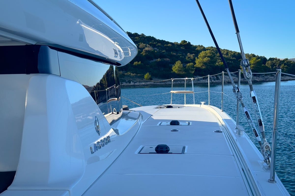 Lagoon 43, Happiness