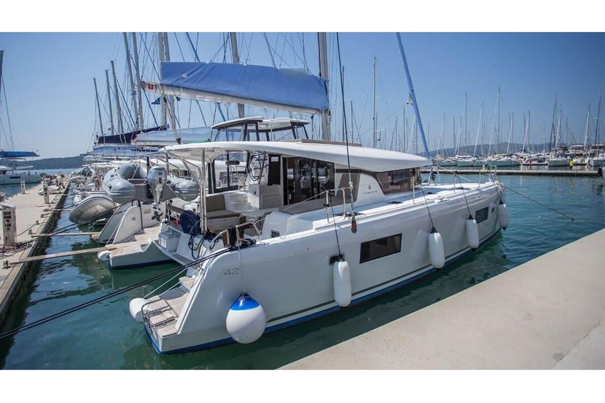 Lagoon 42, Ariel 3