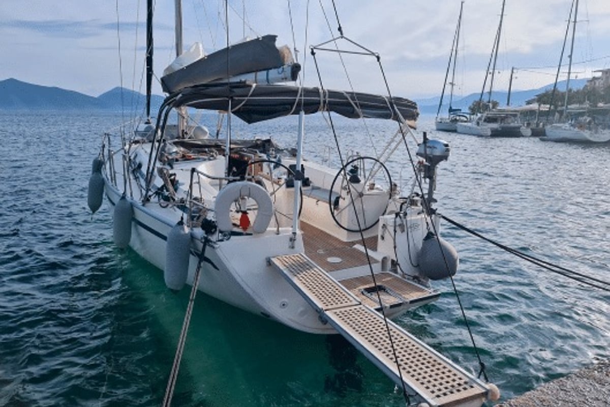 Bavaria Cruiser 40, Santana