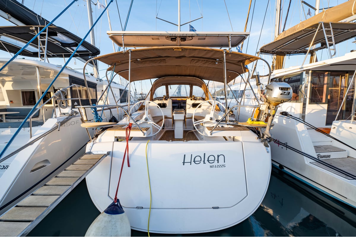 Elan 45, Helen