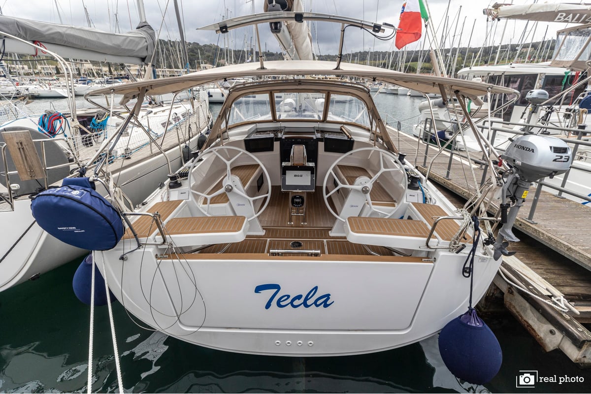 Hanse 388, Tecla - Water maker, Solar Panel - BOTH SAILS triradial, Retractabile Bow Trust