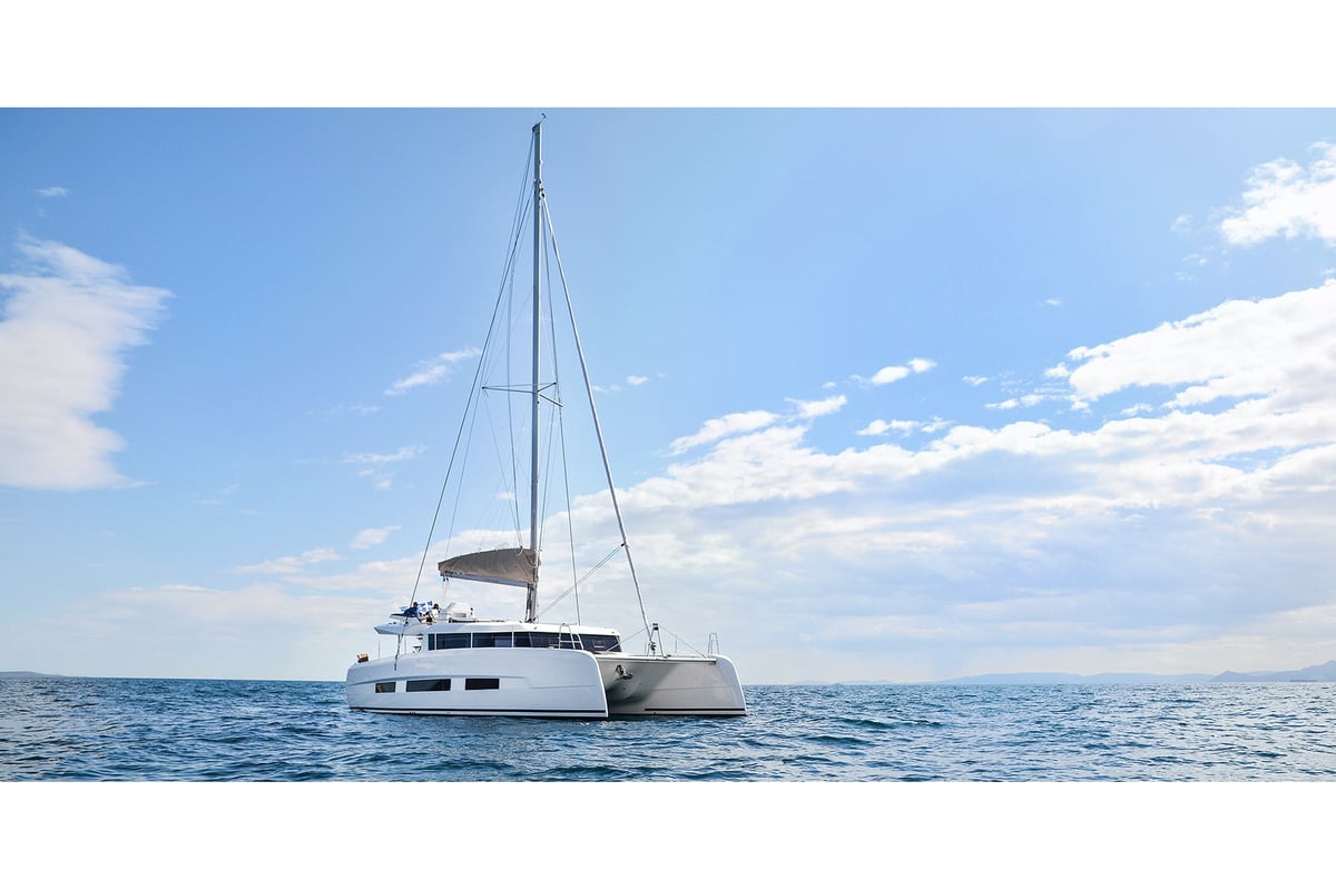 Dufour Catamaran 48, Hawaii 5-0 - Skippered