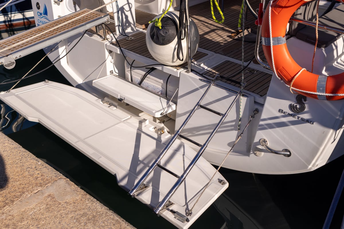 Oceanis 38, MOIN