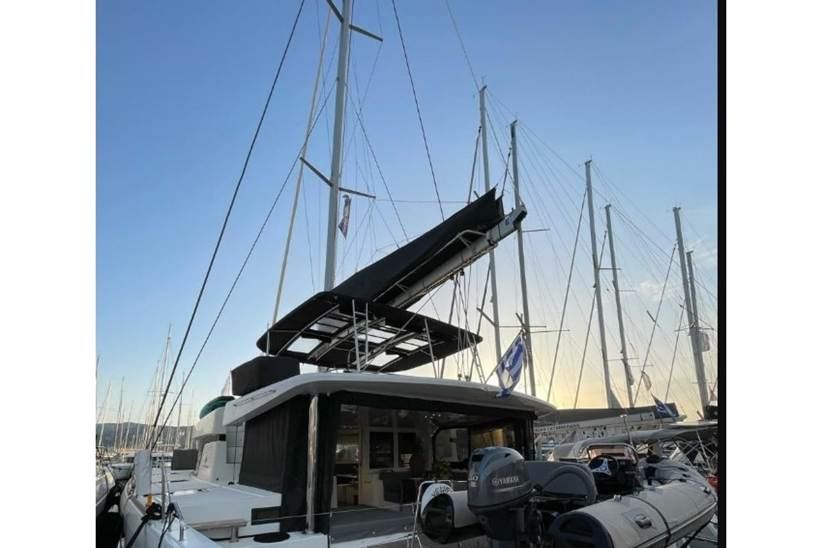 Lagoon 52, Blue Velvet