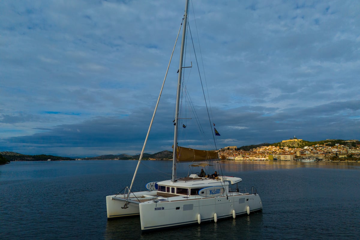 Lagoon 450, MAJESTIC