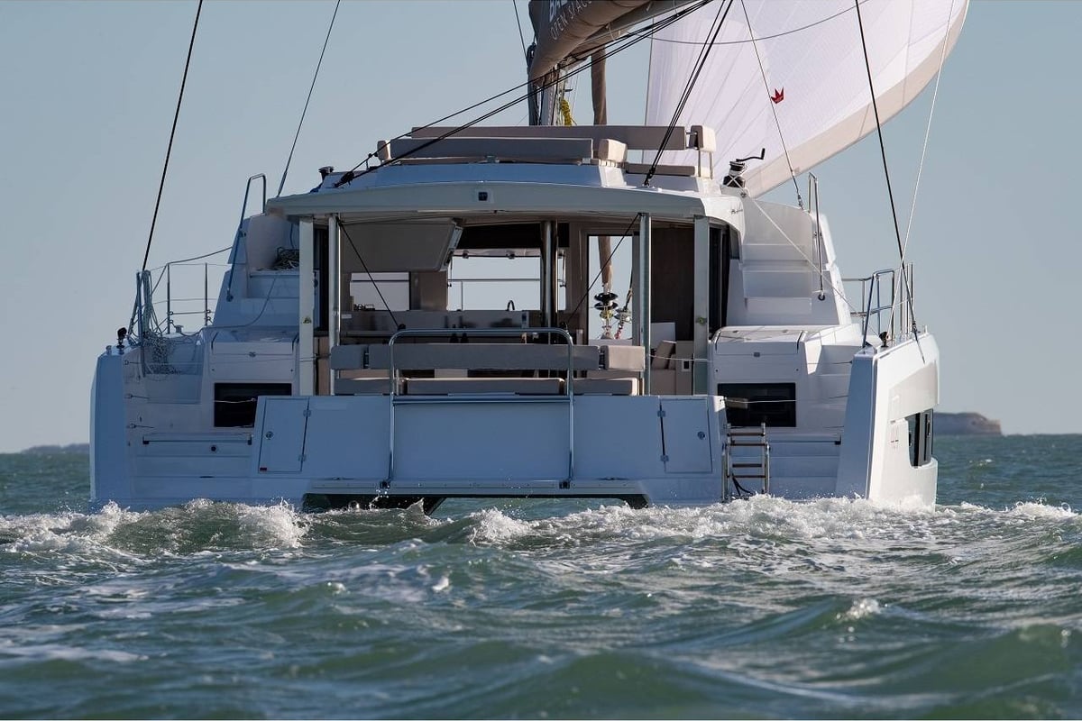 Bali 4.4, Sara - A/C, Generator, Water maker