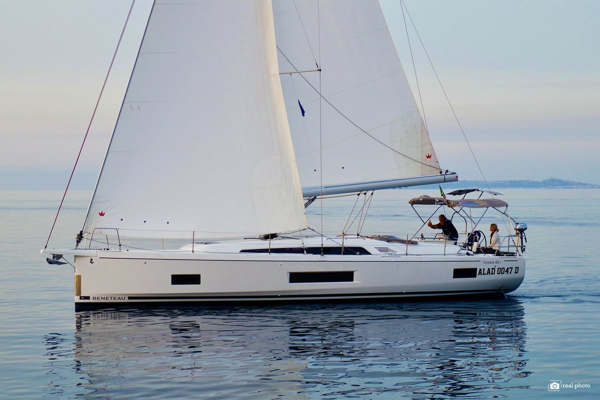Oceanis 46.1, Arianna - Water maker, Solar Panel
